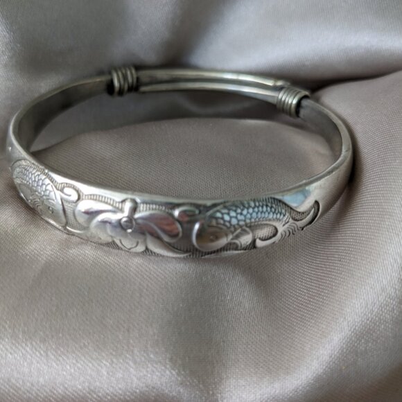 Auspicious Fish and Lotus Vintage Bracelet - Picture 1 of 5
